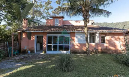 Casa com 3 dorms, Mar Verde II, Caraguatatuba - R$ 695 mil, Cod: 2415