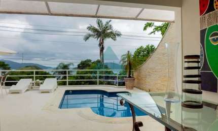 Casa com 6 dorms, Massaguaçu, Caraguatatuba - R$ 4 mi, Cod: 2572