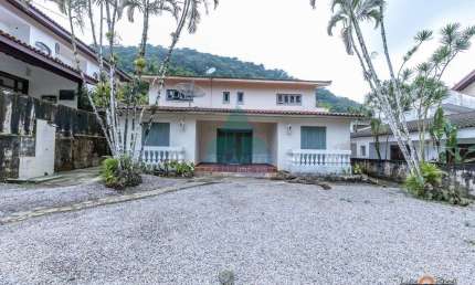 Casa com 6 quartos, Recanto da Lagoinha, Ubatuba - R$ 1.6 mi, Cod: 2205