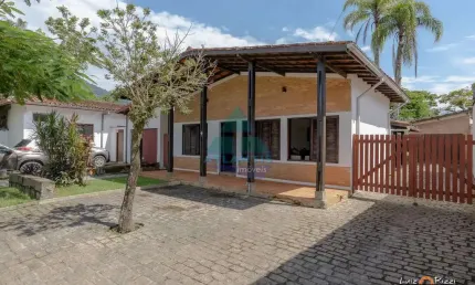 Casa com 7 quartos, condomínio lagoinha, ubatuba - r$ 3.6 mi, cod: 2636