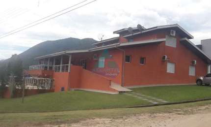 Casa com 8 dorms, Recanto da Lagoinha, Ubatuba - R$ 3 mi, Cod: 2457
