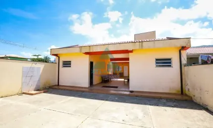 Casa com 4 dorms, Praia do Sapê, Ubatuba - R$ 600 mil, Cod: 1361