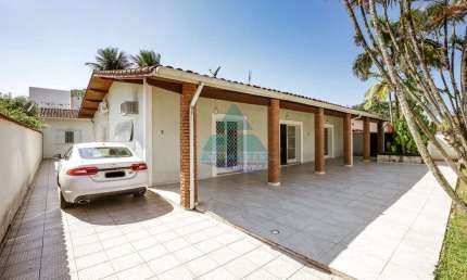 Casa com 5 dorms, Martim de Sá, Caraguatatuba - R$ 1.5 mi, Cod: 1421