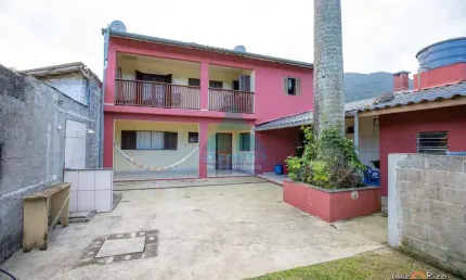 Casa com 4 dorms, Praia do Sapê, Ubatuba - R$ 1 mi, Cod: 1456