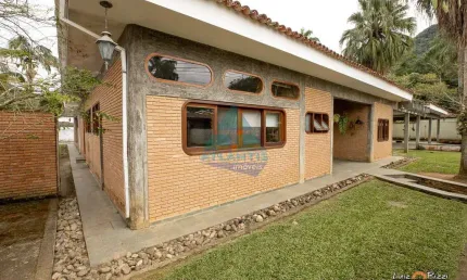 Casa com 8 dorms, Praia Dura, Ubatuba - R$ 2.5 mi, Cod: 1790