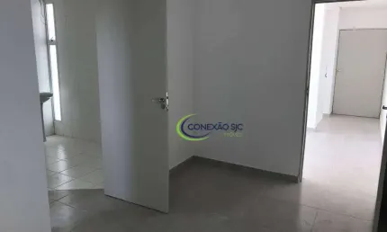 Apartamento adaptado para cadeirantes de 1 dormitório e 1 vaga de garagem descoberta.