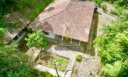 Terreno com 4.644m² e casa edificada de 167m² a venda, localizado no bairro bela vista - gaspar sc | la vita imóveis