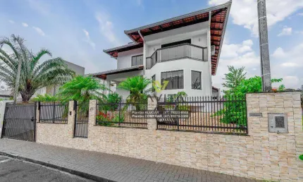 Casa com 5 dormitórios à venda, 270 m² por R$ 1.100.000,01 - Bela Vista - Gaspar/SC