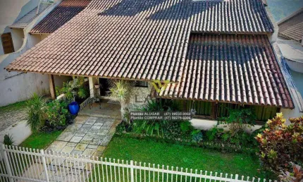 Ampla residência no Portal da Saxônia em terreno com 791,48m2