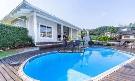 Belíssima casa, SEMI MOBILIADA, localizada no charmoso condomínio  City Figueiras - Bairro Vorstadt - Blumenau SC
