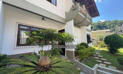 Casa SEMIMOBILIADA a Venda com 6 Dormitórios Sendo 3 Suítes, Bairro Ponta Aguda - Blumenau SC | La Vita Imóveis