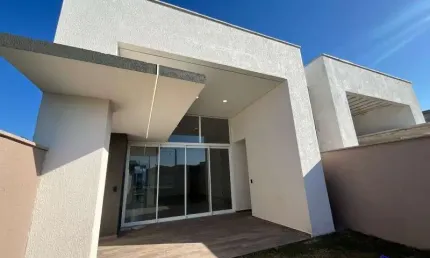 CASA TÉRREA, COM ALTO PADRÃO DE ACABAMENTO EM GUARATUBA - BALNEÁRIO ELIANA.