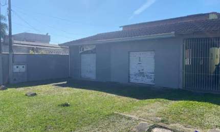 CASAS COM AMPLA SALA COMERCIAL NA RUA RODOLFO BASTOS