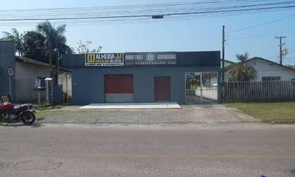 Casa à venda na Rua Tibagi, 1113, Piçarras, Guaratuba