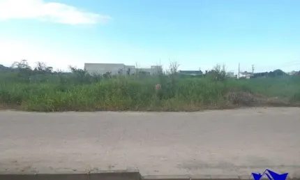 TERRENO DE MEIO DE QUADRA 540 M²,RUA PAVIMENTADA BALNEARIO ELIANA