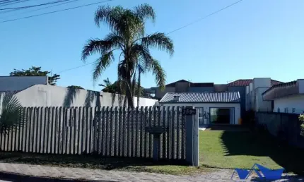 CASA COM PISCINA  BALNEÁRIO NEREIDAS , 50 METROS DA PRAIA
