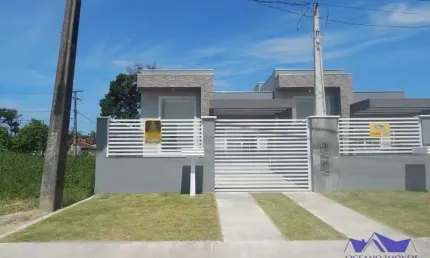 CASA NOVA COM PISCINA NO RESIDENCIAL FERNANDA III: CONFORTO E ESTILO EM GUARATUBA!