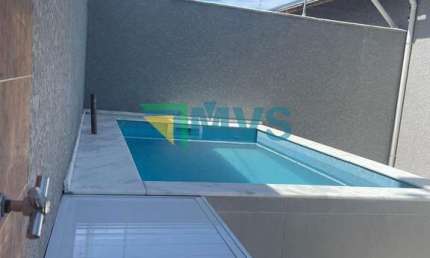 Casa à venda em Itanhaém-SP, no Cibratel II, 2 quartos, 1 suíte, 1 sala, 3 banheiros, 2 vagas de garagem, 62,47m² de área. Venha conferir!