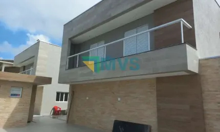 Casa em Condomínio à Venda em Suarão, Itanhaém-SP: 2 Quartos, 1 Suíte, 1 Vaga, 71m² de Área!