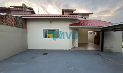 Imperdível oportunidade: Casa à venda em Itanhaém-SP, Jardim Grandesp, 2 quartos, 1 suíte, 3 salas, 2 banheiros, 3 vagas, 95m².