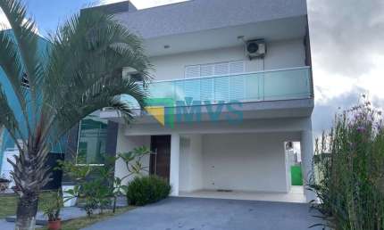 Casa de luxo em condomínio exclusivo no Centro de Peruíbe-SP: 4 quartos, 4 suítes, 3 salas, 2 vagas de garagem, 312 m².