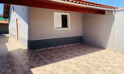 Casa térrea com piscina em Itanhaém: conforto e lazer em família garantidos