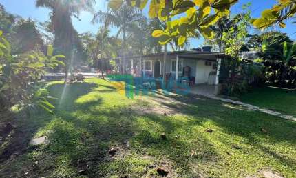 Chácara de Luxo à Venda em Itanhaém-SP, Bairro Estrada do Rio Preto: 3 Quartos, 1 Suíte, 2 Salas, 2 Banheiros, 7 Vagas, 100m².
