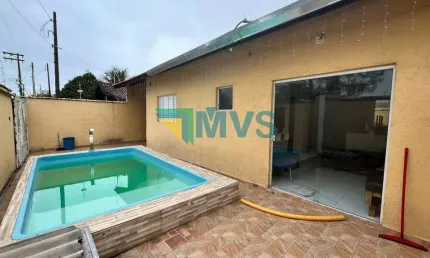 Oportunidade única! Casa à venda ou para locação em Itanhaém-SP, Jardim Regina: 2 quartos, 1 suíte, 2 salas, 2 banheiros, 3 vagas, 64,00 m².