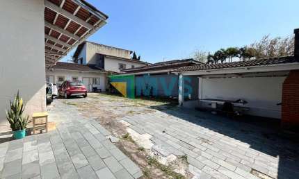 Casa Comercial de Alto Padrão à Venda em Peruíbe-SP, Bairro Arpoador: 5 Quartos, 5 Suítes, 1 Sala, 5 Banheiros, 112,90m²!