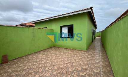Imperdível Casa à Venda em Itanhaém-SP, Balneário Tupy: 2 Quartos, 1 Suíte, 2 Salas, 2 Banheiros, 2 Vagas de Garagem, 74m²