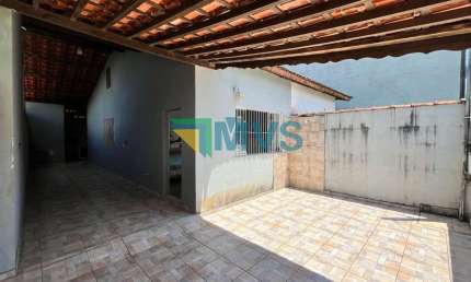 Imperdível oportunidade de casa à venda ou locação em Itanhaém-SP, Jardim Grandesp: 1 quarto, 1 sala, 1 banheiro, 4 vagas, 70m²!