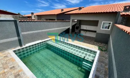 Imperdível casa à venda em itanhaém-sp, jardim regina! 3 quartos, 1 suíte, 1 sala, 3 banheiros, 2 vagas, 100 m².