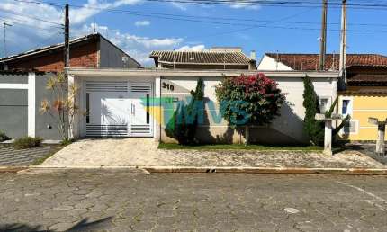 Imperdível oportunidade de adquirir uma casa de 3 quartos no Jardim Regina, Itanhaém-SP!