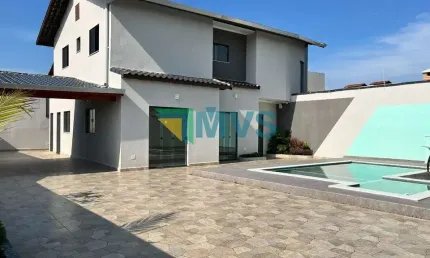 Casa à venda em itanhaém-sp, no bairro suarão: 3 quartos, 1 suíte, 2 salas, 3 banheiros, 7 vagas de garagem, 125m² de área.