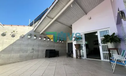 Casa à venda em itanhaém-sp, balneário gaivota: 5 quartos, 2 suítes, 3 salas, 4 banheiros, 2 vagas, 127,34m². imperdível!