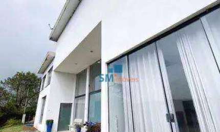 Casa Serra da Cantareira, 05 dormitórios (04 suítes), 06 vagas c/ piscina - Vende-se - Mairiporã