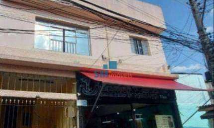 Espaçosa Casa com Potencial de Renda - Não Deixe Esta Oportunidade Passar!