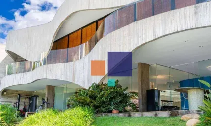 Residência Alto padrão em Condomínio 1.065m² com 05 suíte, 04 vagas - Vende-se em Valinhos