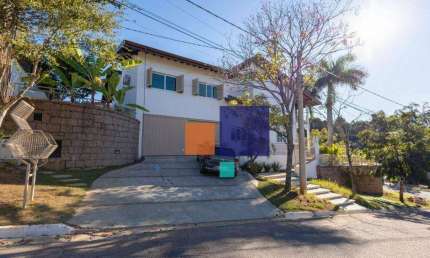 Casa Alto Padrão em Condomínio com 06 dormitórios (04 suítes) e 04 vagas - Vende-se em Vinhedo
