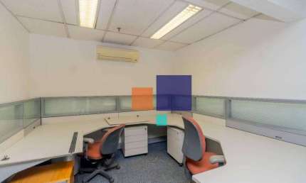 Conjunto Comercia com 248m² semi-mobiliado, com 06 banheiros e 05 vagas - Vende-se no Paraíso