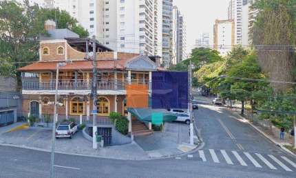 Casa Comercial Retro com 1.368m², 32 vagas e 08 banheiros - Vende-se no Campo Belo