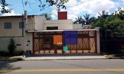 Casa Alto Padrão com 493m², 04 dormitórios (02 suítes), 05 vagas - Vende-se no Campo Belo