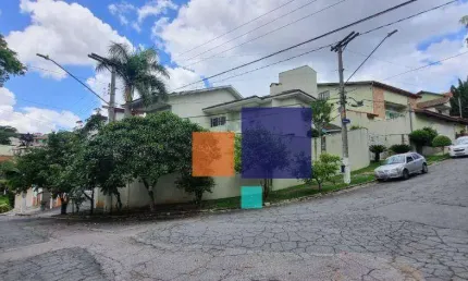 Sobrado Alto Padrão com 600m², 04 suítes, 06 vagas e piscina - Vende-se no  City América