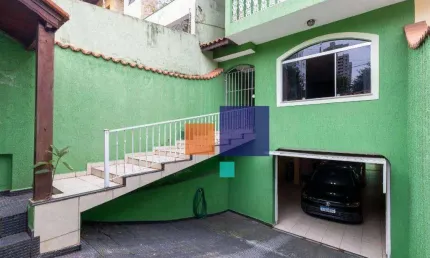 Sobrado a venda com 222m², com 3 quartos, 3 banheiros, sendo uma suite e 4 vagas - no parque das nações