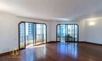 Muito espaço e privacidade no coração do itaim bibi: apartamento para locação, com 3 dormitórios e 3 vagas.