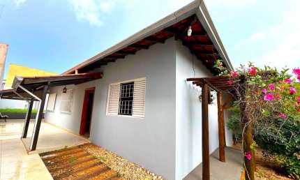 Casa com 3 quartos à venda no Centro, Assis 