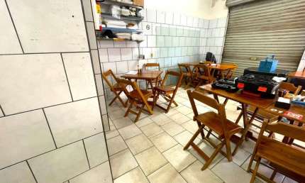Ponto comercial a venda  com 4 casas no mesmo terreno   Centro   Assis SP