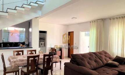 Sobrado à venda, 180 m² por R$ 1.000.000,00 - Village Veneza - Goiânia/GO