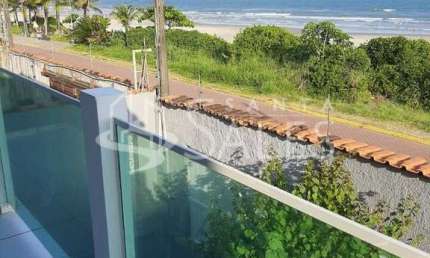 Imperdível oportunidade de adquirir casa espaçosa em Itanhaém-SP, Balneário São Jorge: 4 quartos, 1 suíte, 2 salas, 3 banheiros, 4 vagas de garagem, 171,00 m².