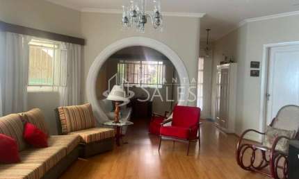 Oportunidade Imperdível: Casa à Venda em Cambuci, São Paulo-SP, 3 Quartos e 180m² de Pura Elegância!